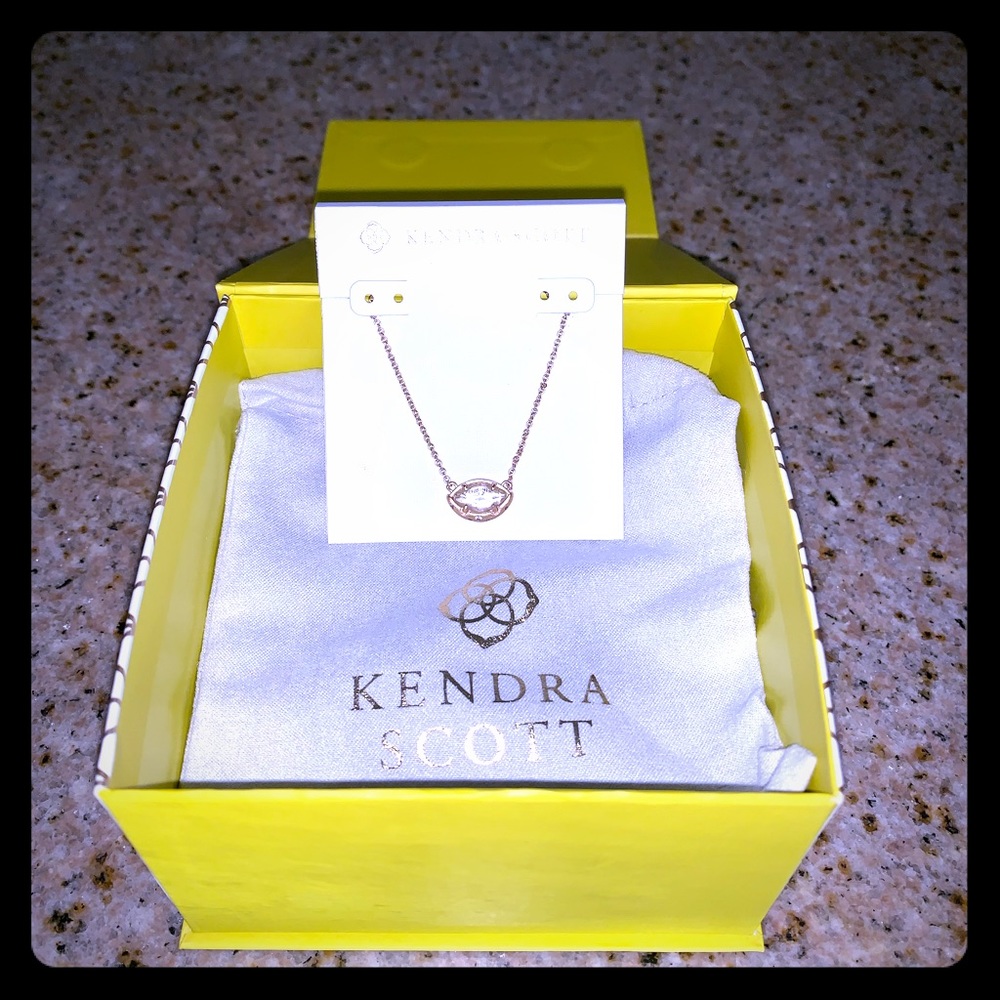 New Kendra Scott Gold Pendant Necklace